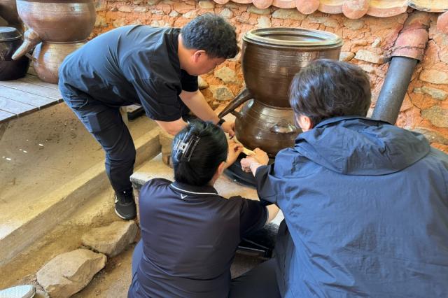 (재)화순군문화관광재단, ‘꽃을 입은 막걸리, 누룩을 입은 떡’  알찬 프로그램으로 참여자 만족도 최상 -꽃을 입은 막걸리와 증류주의 만남-